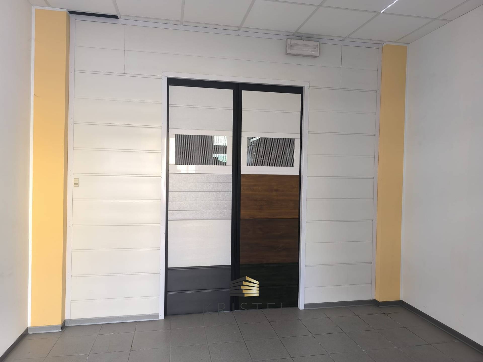 Locale commerciale in vendita a Pescara, Zona Ospedale