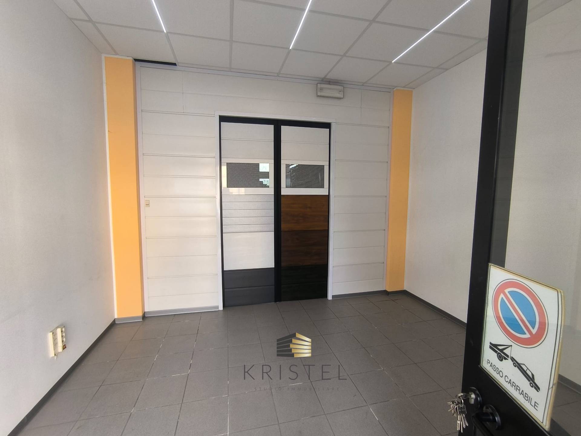 Locale commerciale in vendita a Pescara, Zona Ospedale