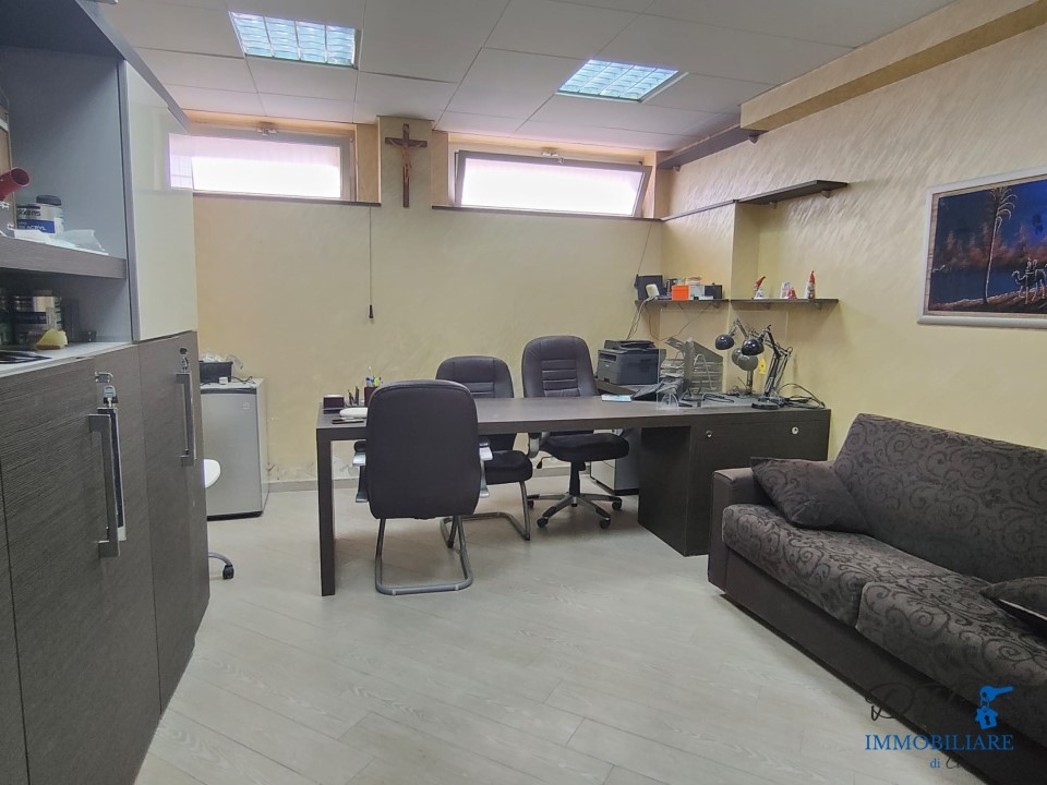 Ufficio in vendita a Caivano