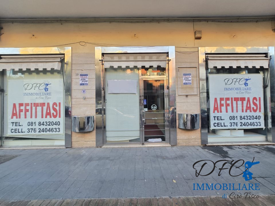 Locale commerciale in affitto a Afragola