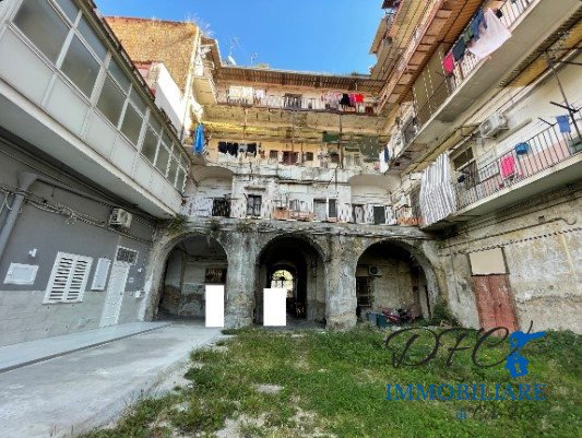 Quadrilocale in vendita a Napoli