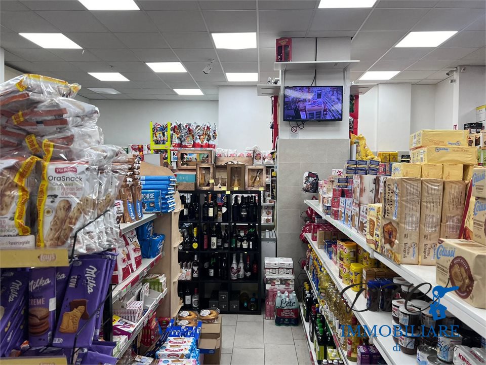 Locale commerciale in vendita a Afragola