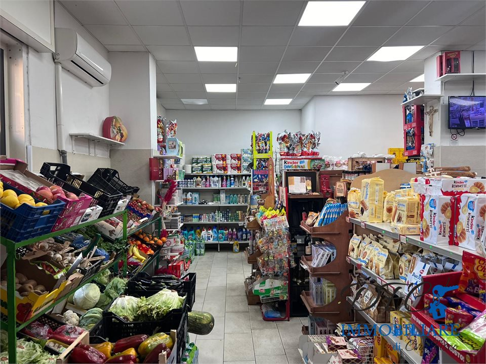 Locale commerciale in vendita a Afragola