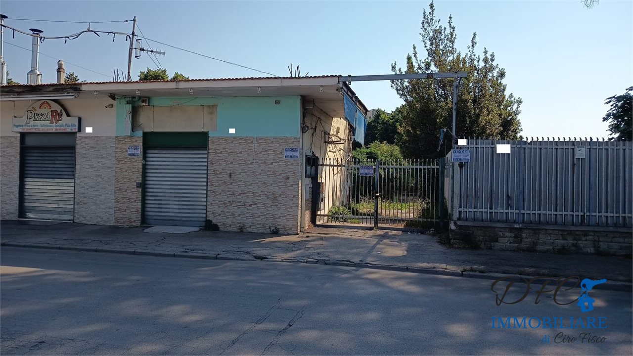 Locale commerciale in vendita a Afragola