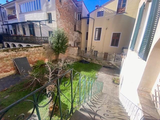 Appartamento con giardino a Lucca