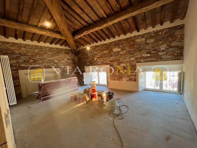 Quadrilocale ristrutturato, Lucca centro storico