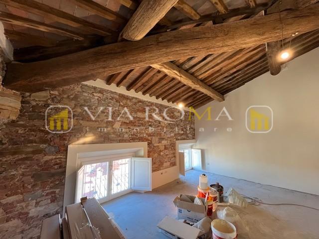 Quadrilocale ristrutturato, Lucca centro storico