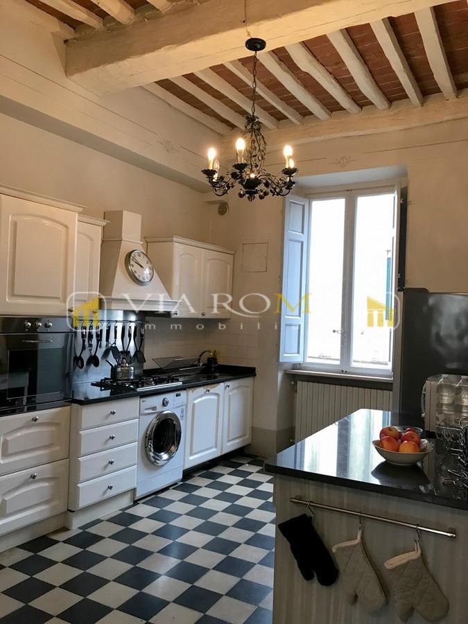 Appartamento in vendita, Lucca centro storico
