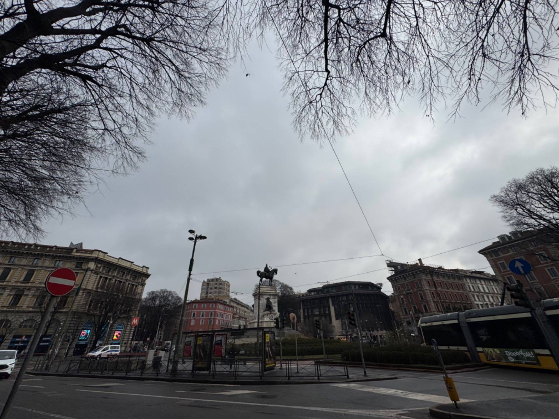 Negozio in affitto a Milano, Cadorna - Castello Sforzesco - Arena