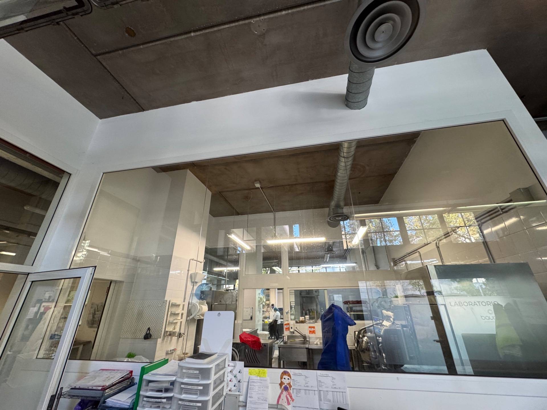 Locale commerciale in affitto a Milano, Loreto - Corso Buenos Aires