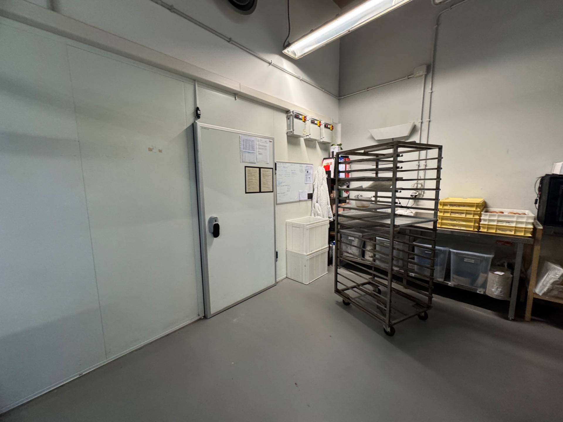 Locale commerciale in affitto a Milano, Loreto - Corso Buenos Aires