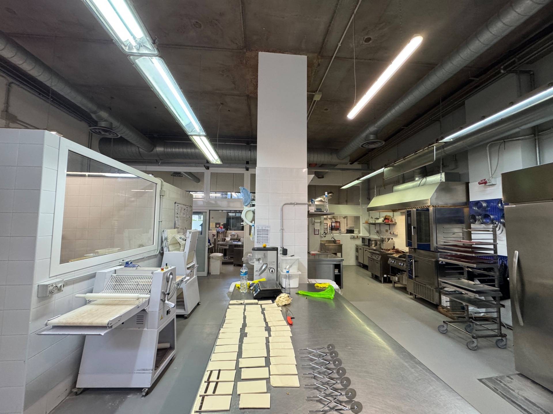 Locale commerciale in affitto a Milano, Loreto - Corso Buenos Aires