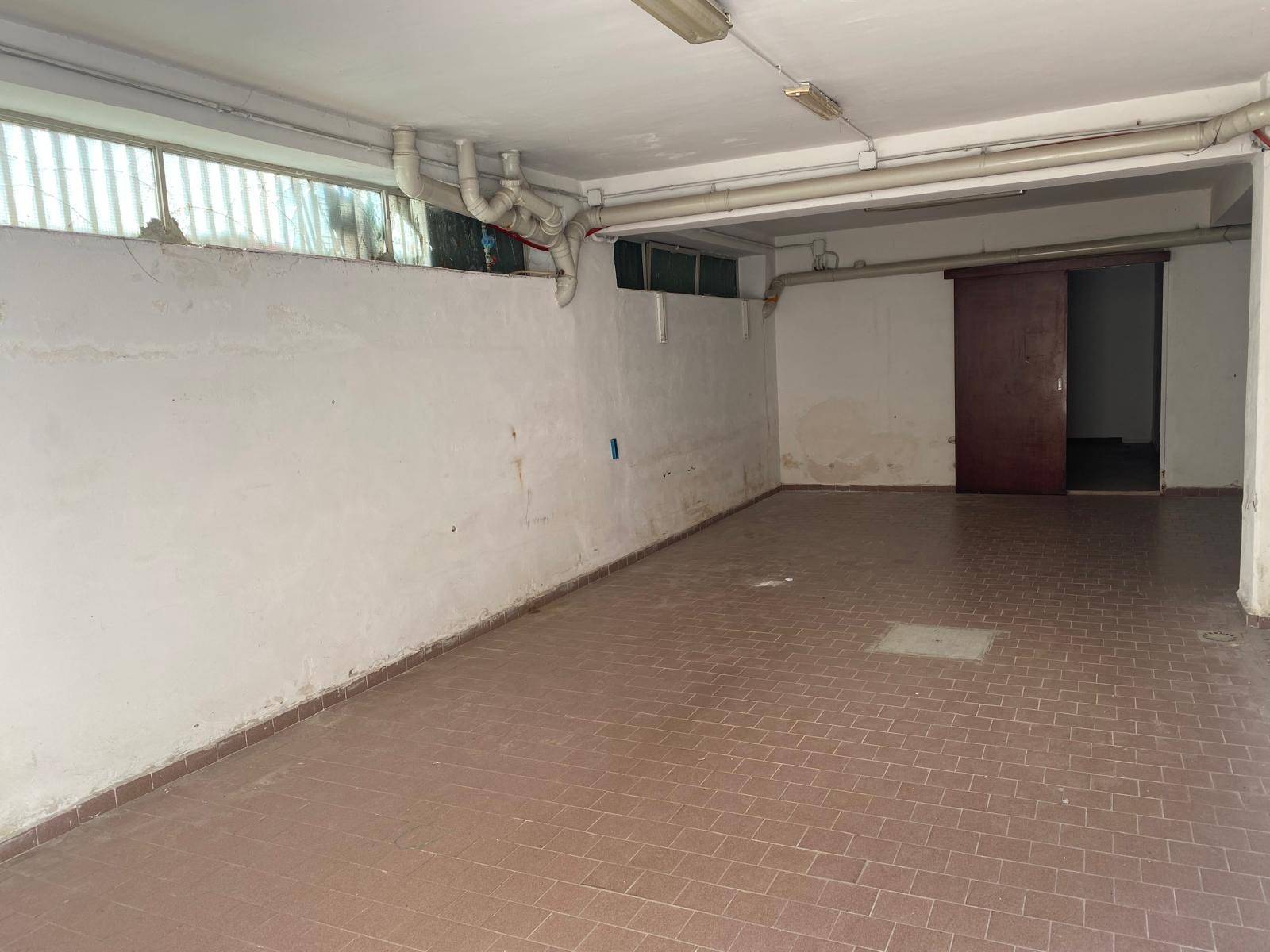 Magazzino in vendita a Palermo, Cruillas - CEP - Michelangelo Alta