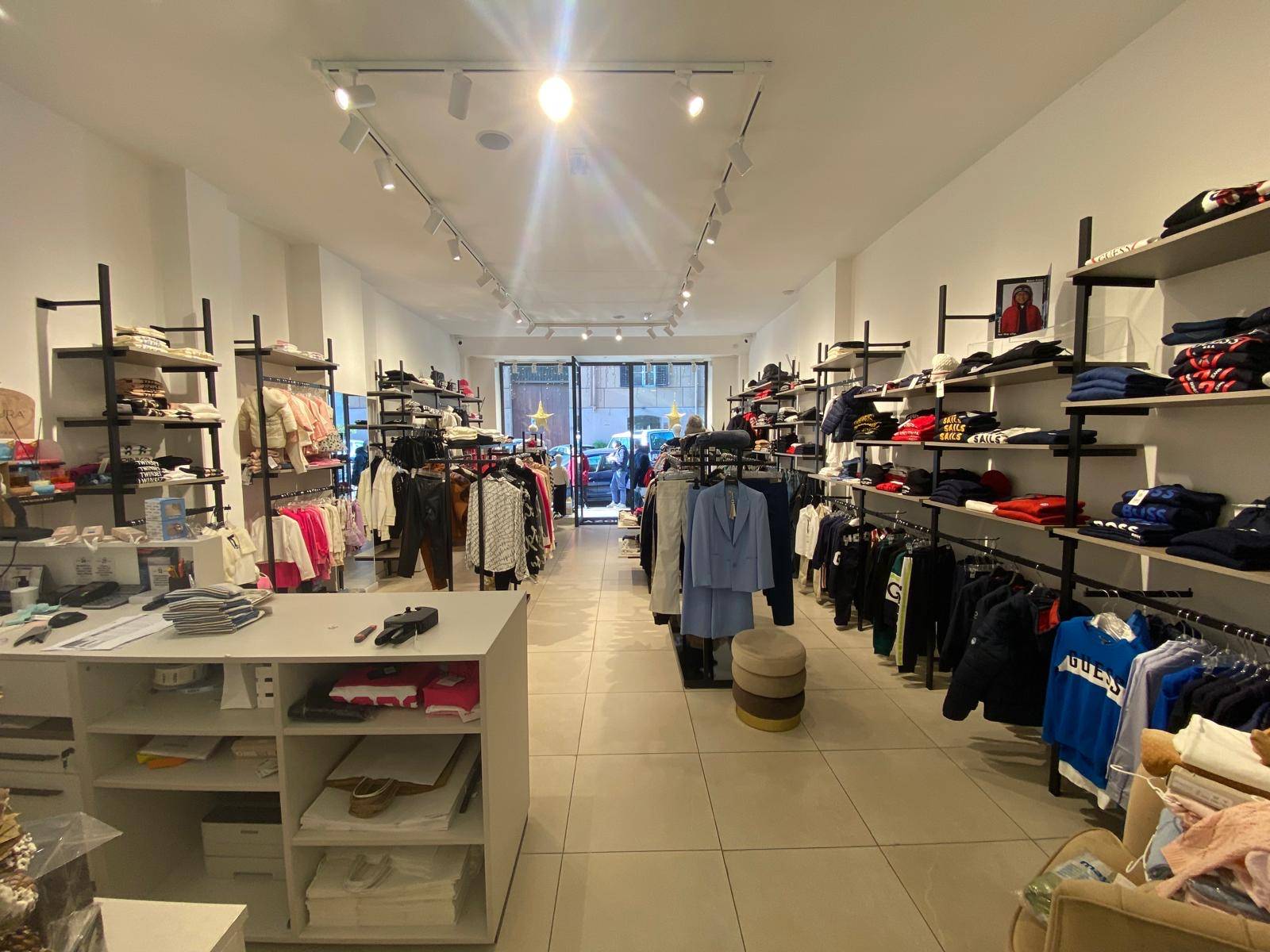 Negozio in affitto a Palermo, Libert - Villabianca - De Gasperi - Croce Rossa - Sciuti - Politeama