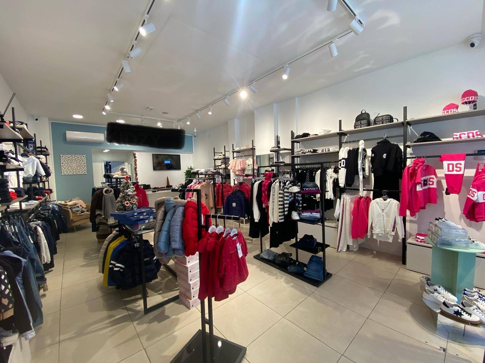 Negozio in affitto a Palermo, Libert - Villabianca - De Gasperi - Croce Rossa - Sciuti - Politeama