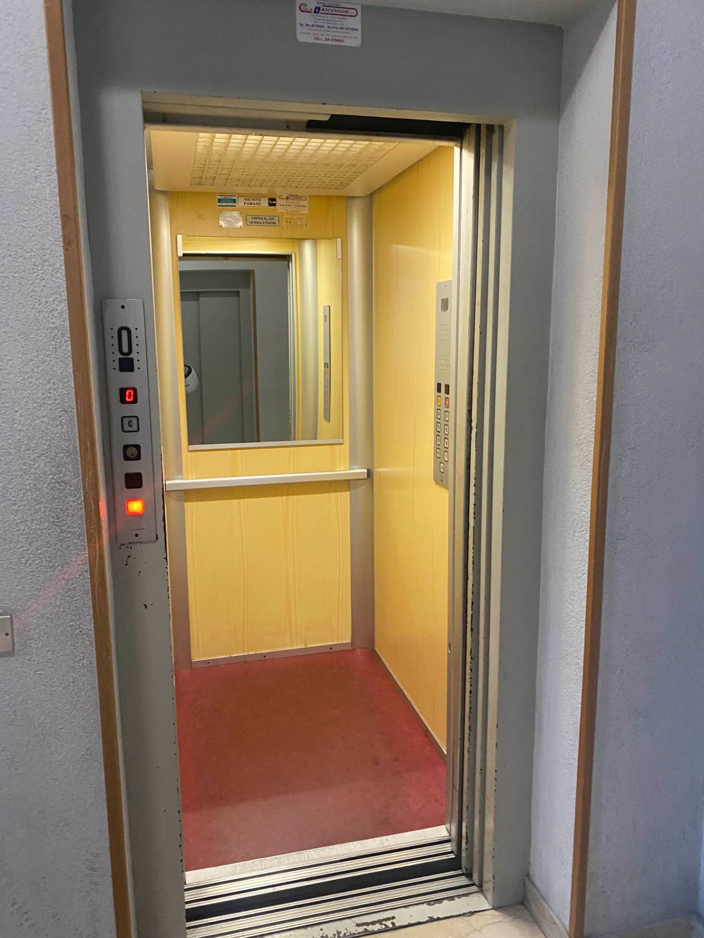 Ufficio in vendita a Palermo, Corso Tukory