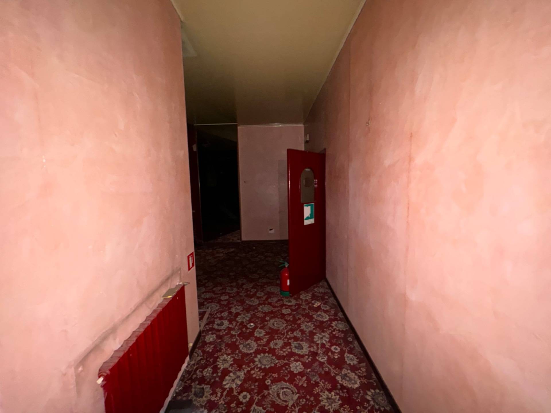 Locale commerciale in affitto a Milano, Duomo - San Babila - Missori - Corso Italia