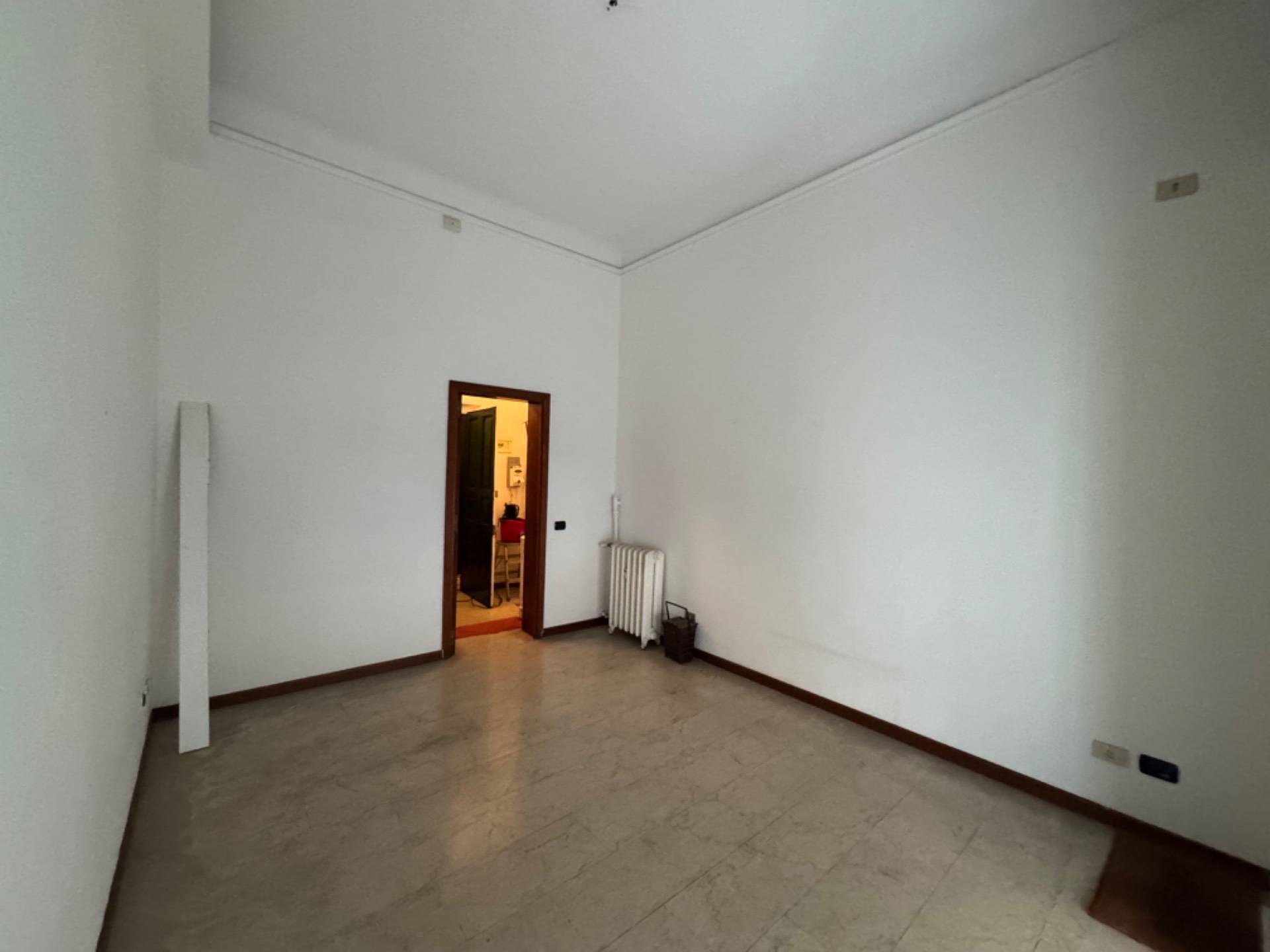 Negozio in affitto a Milano, Cadorna - Castello Sforzesco - Arena