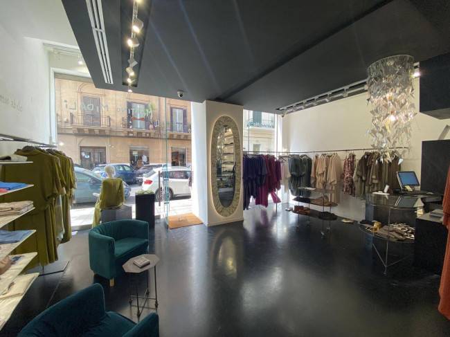 Negozio in vendita a Palermo, Libert - Villabianca - De Gasperi - Croce Rossa - Sciuti - Politeama