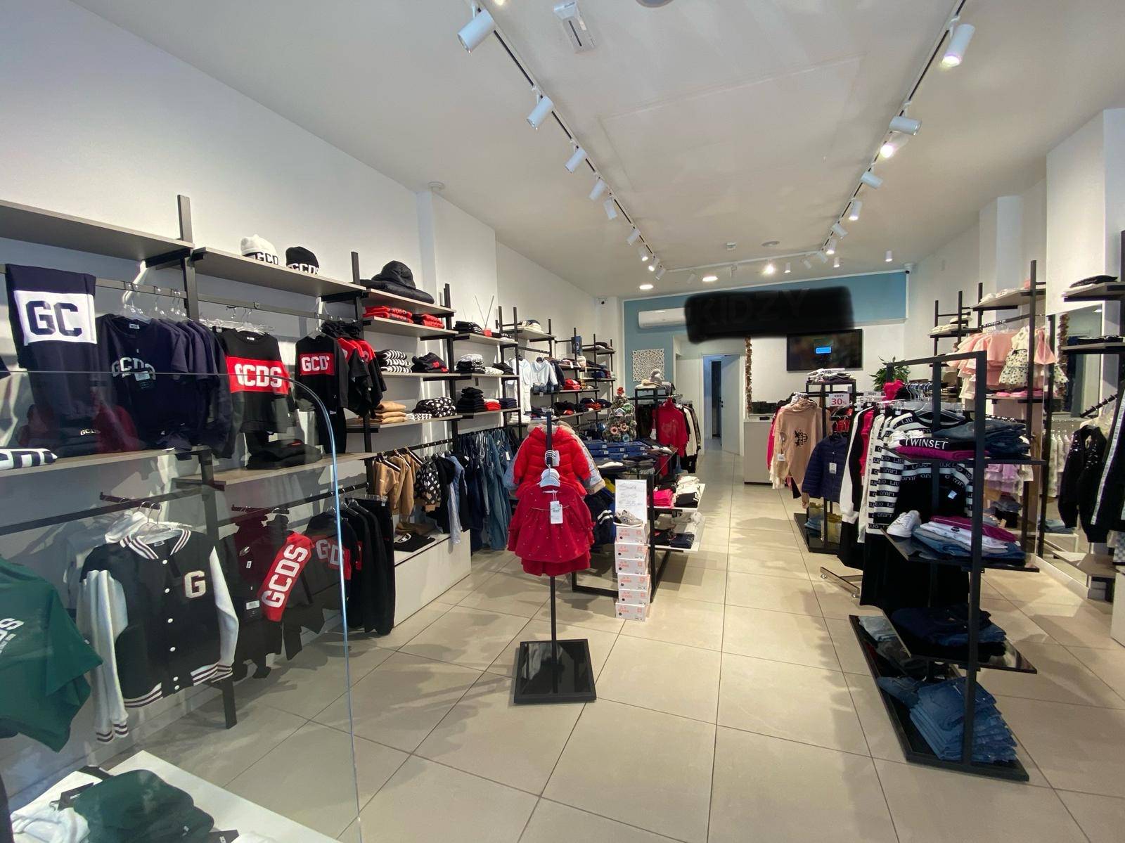 Negozio in affitto a Palermo, Libert - Villabianca - De Gasperi - Croce Rossa - Sciuti - Politeama