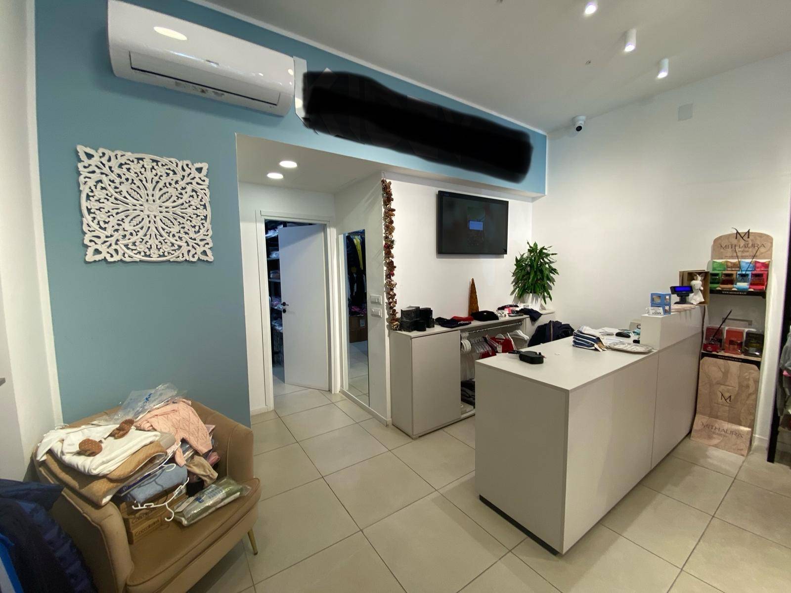 Negozio in affitto a Palermo, Libert - Villabianca - De Gasperi - Croce Rossa - Sciuti - Politeama