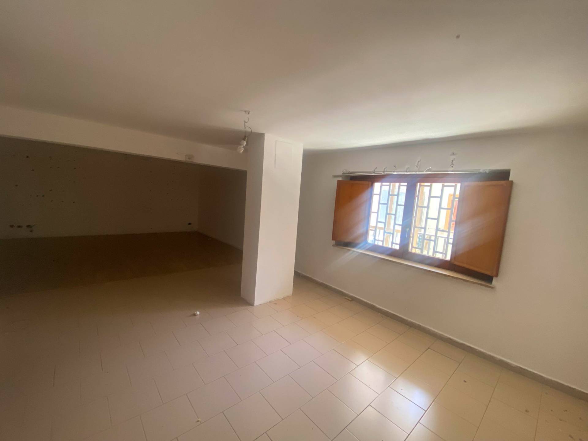 Ufficio in vendita a Palermo, Corso Tukory