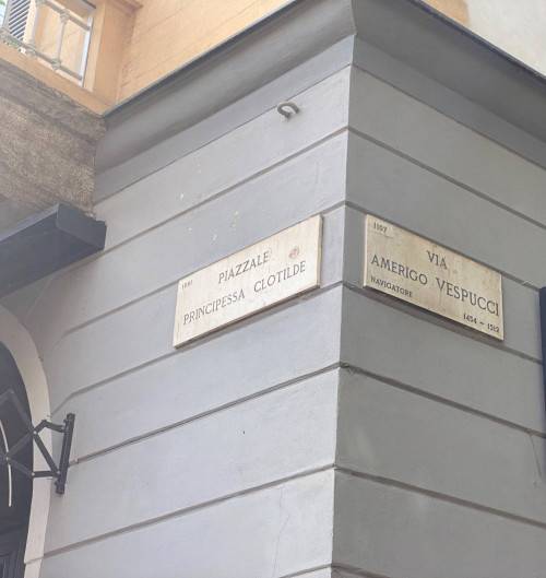 Negozio in affitto a Milano, Porta Nuova - Repubblica - Turati