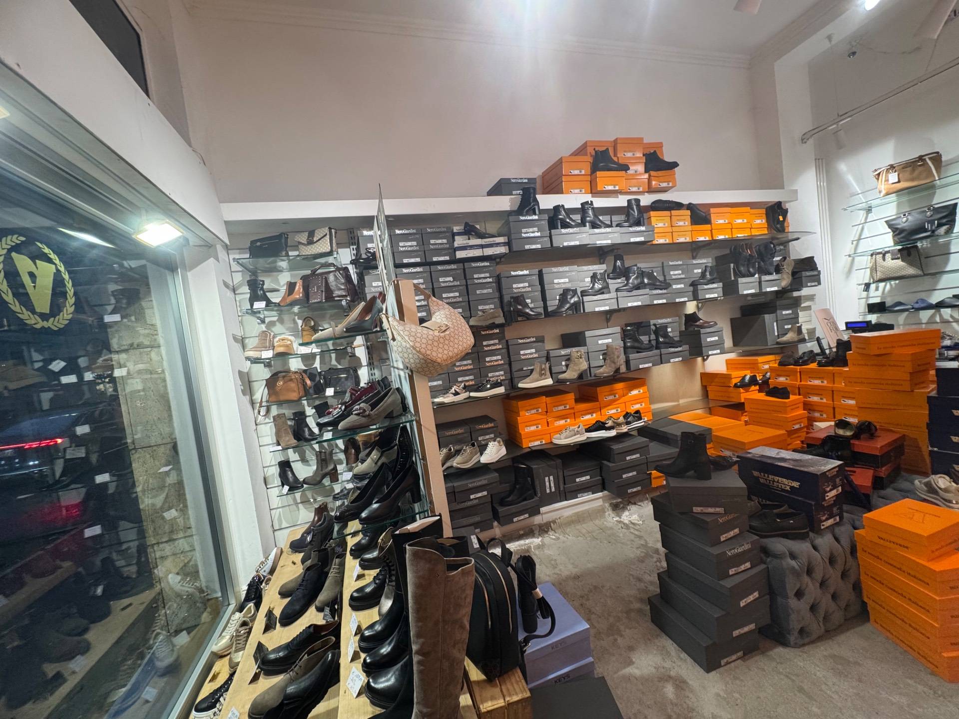 Negozio in affitto a Milano, Corso di Porta Vittoria - Tribunale