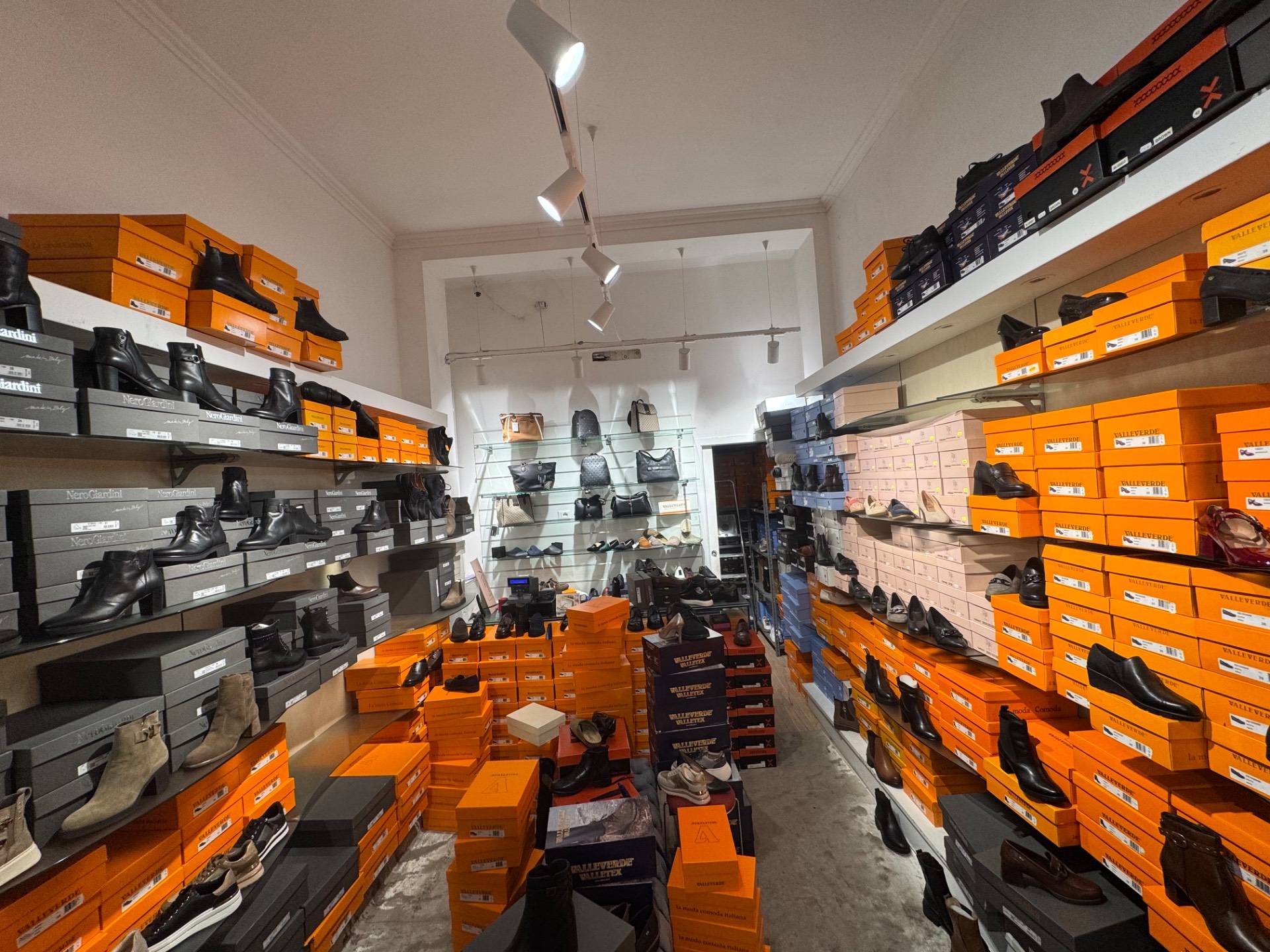 Negozio in affitto a Milano, Corso di Porta Vittoria - Tribunale