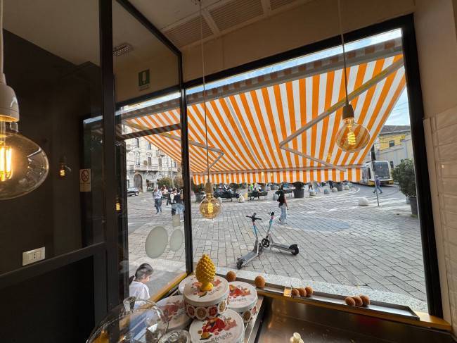 Negozio in affitto a Milano, Corso di Porta Ticinese - Piazza XXIV Maggio - Navigli