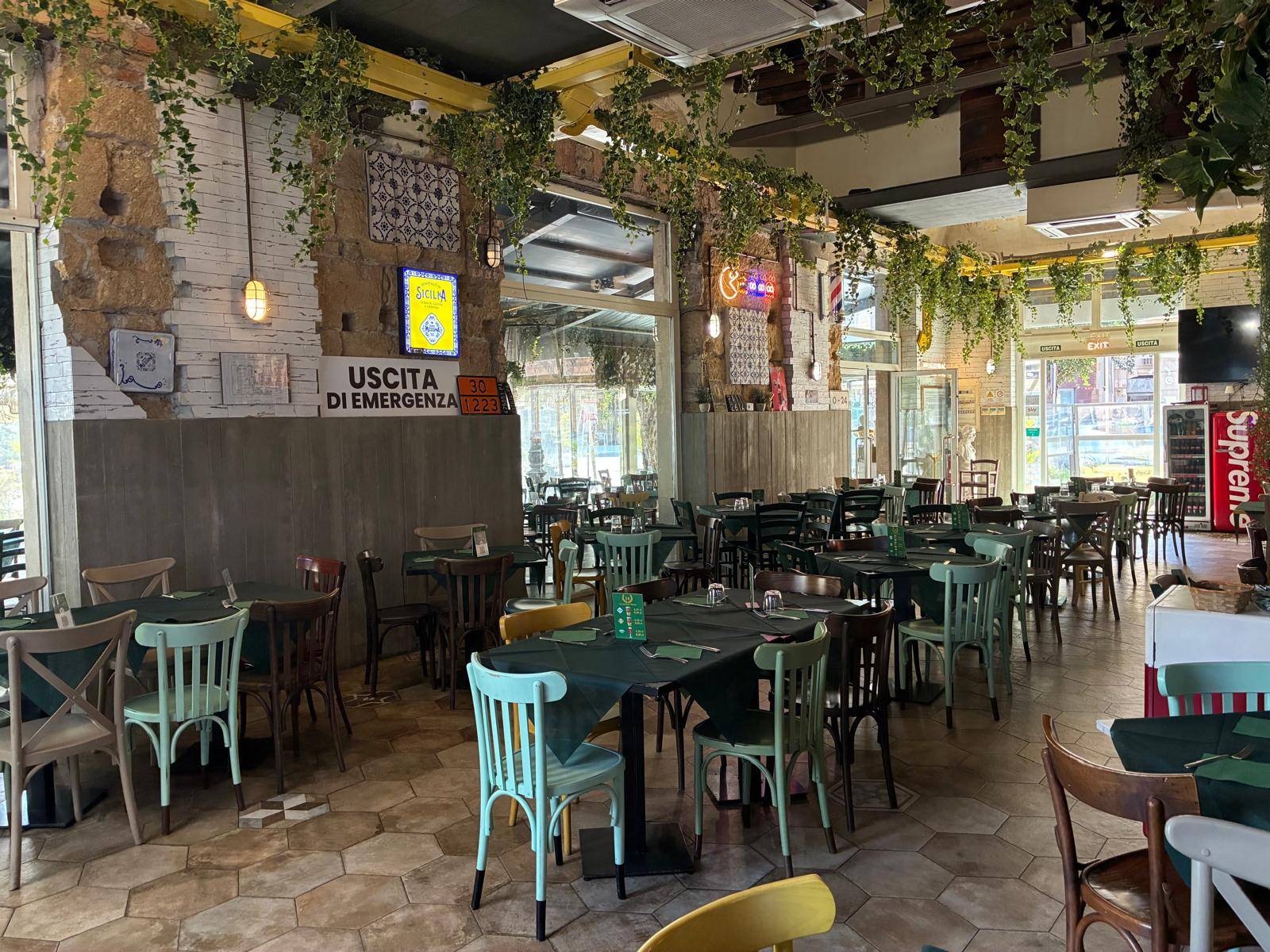 Negozio in affitto a Palermo, Politeama - Ruggiero Settimo - Massimo