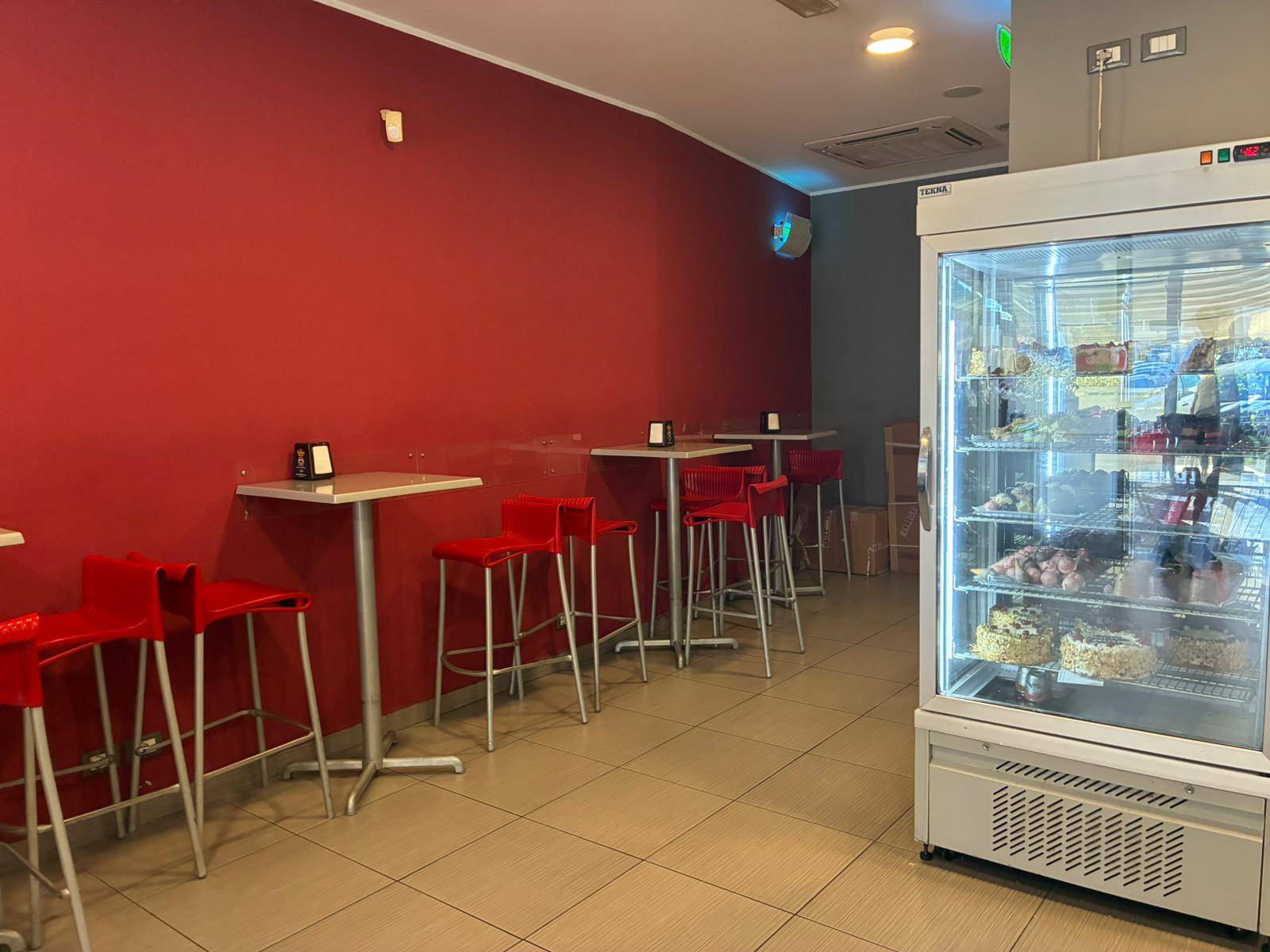 Locale commerciale in affitto a Palermo, Libert