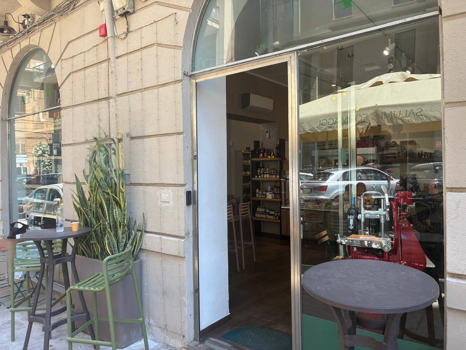 Attivit commerciale in affitto a Palermo, Libert - Villabianca - De Gasperi - Croce Rossa - Sciuti -