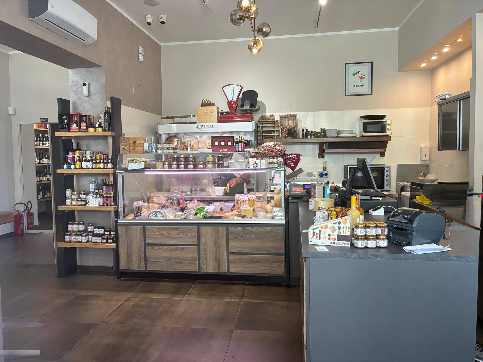 Attivit commerciale in affitto a Palermo, Libert - Villabianca - De Gasperi - Croce Rossa - Sciuti -