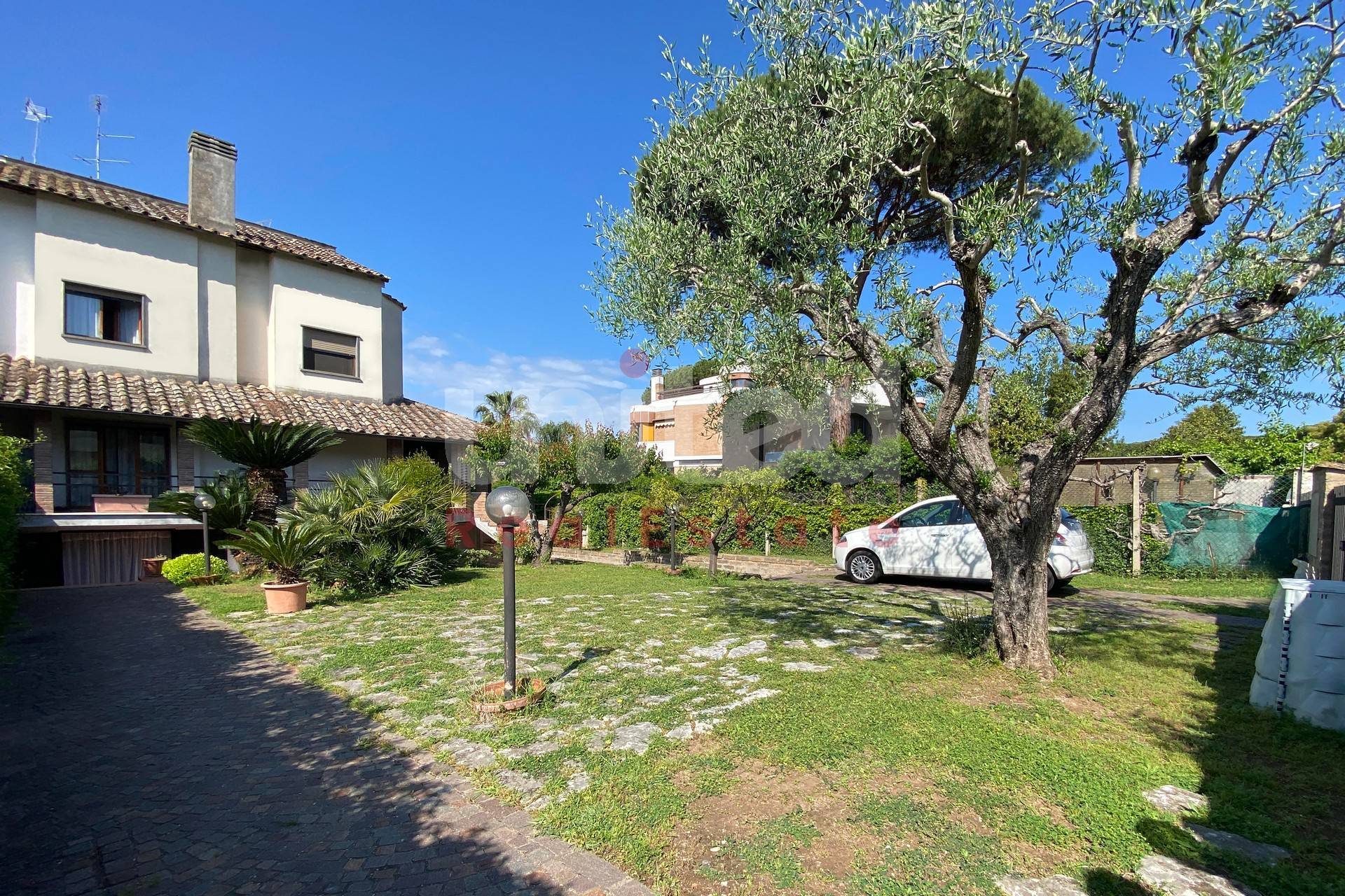 Villa in vendita a Roma, Axa
