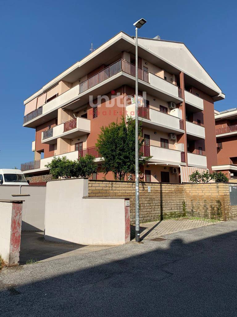 Box o garage in vendita a Roma, Acilia