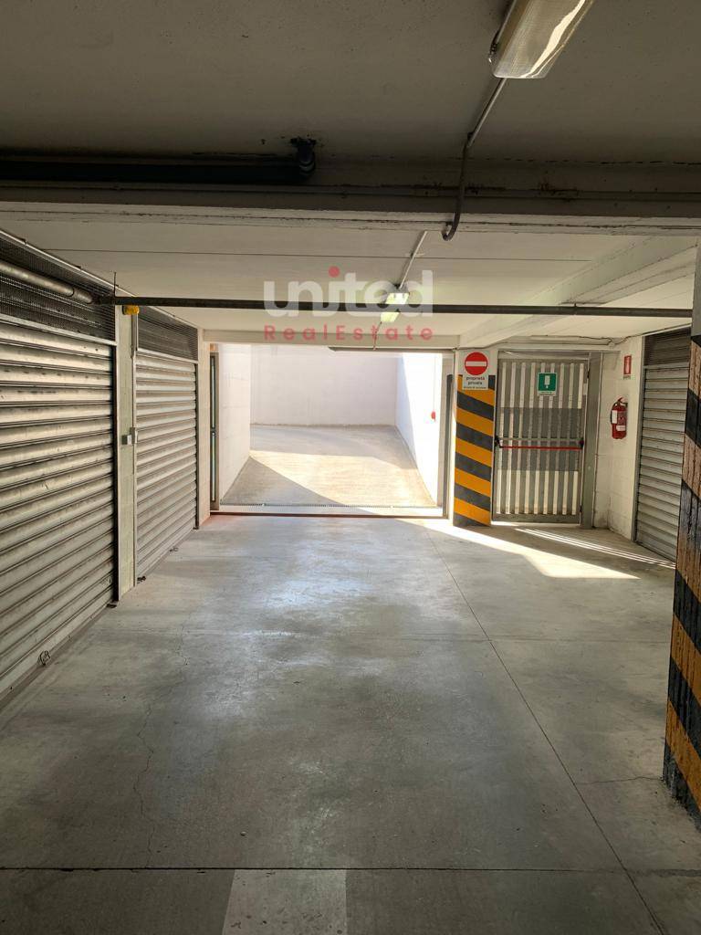 Box o garage in vendita a Roma, Acilia