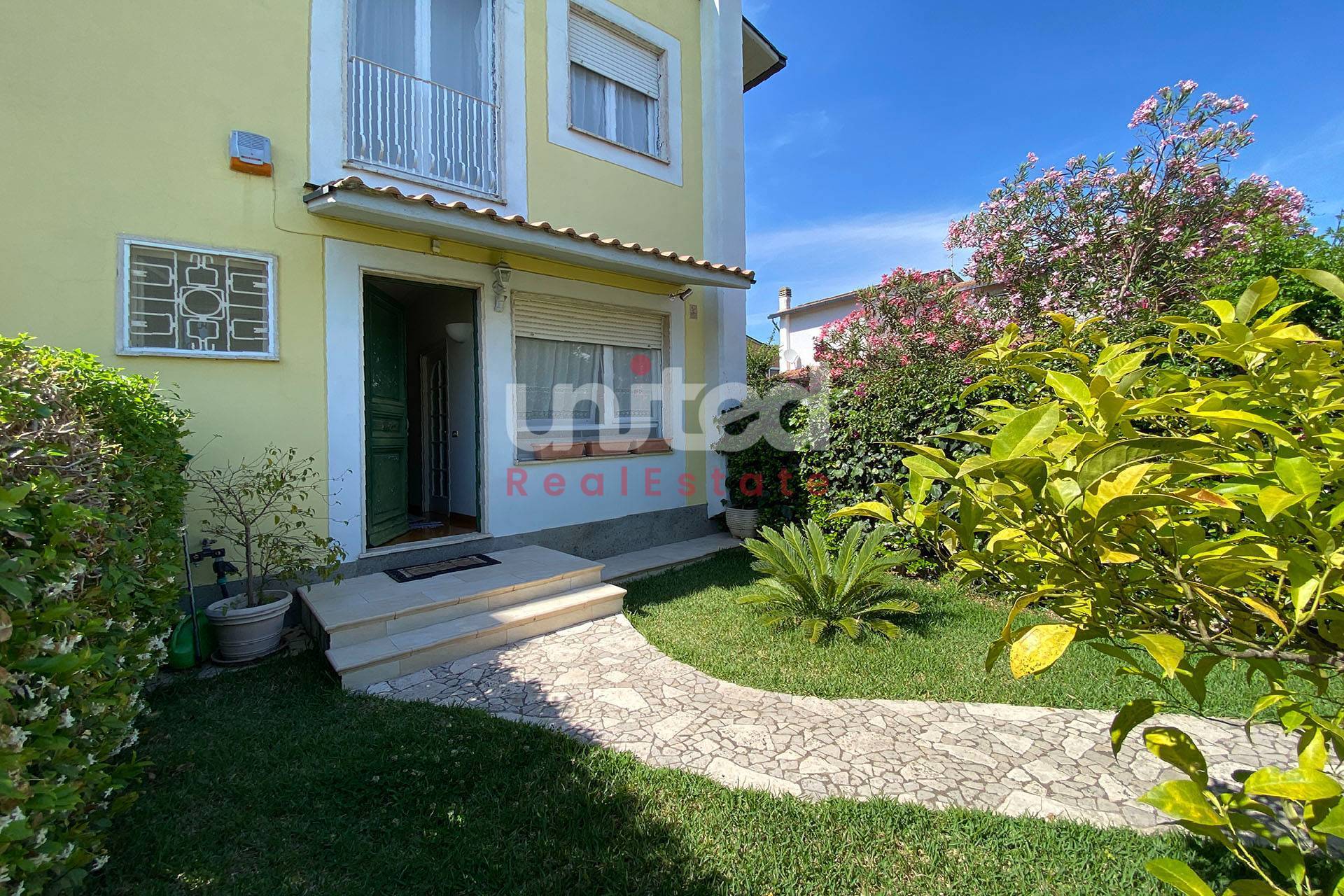 Villette a schiera in vendita a Roma, Casalpalocco