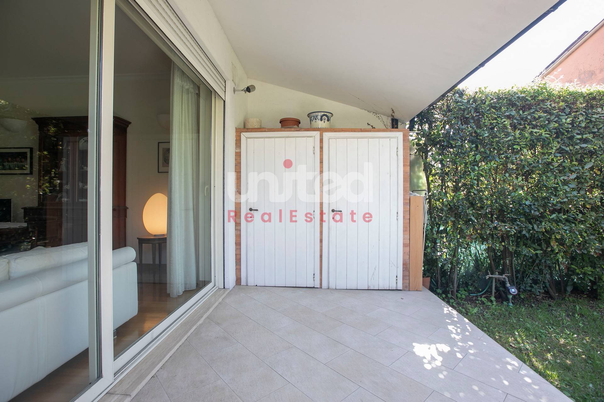 Villette a schiera in vendita a Roma, Casalpalocco