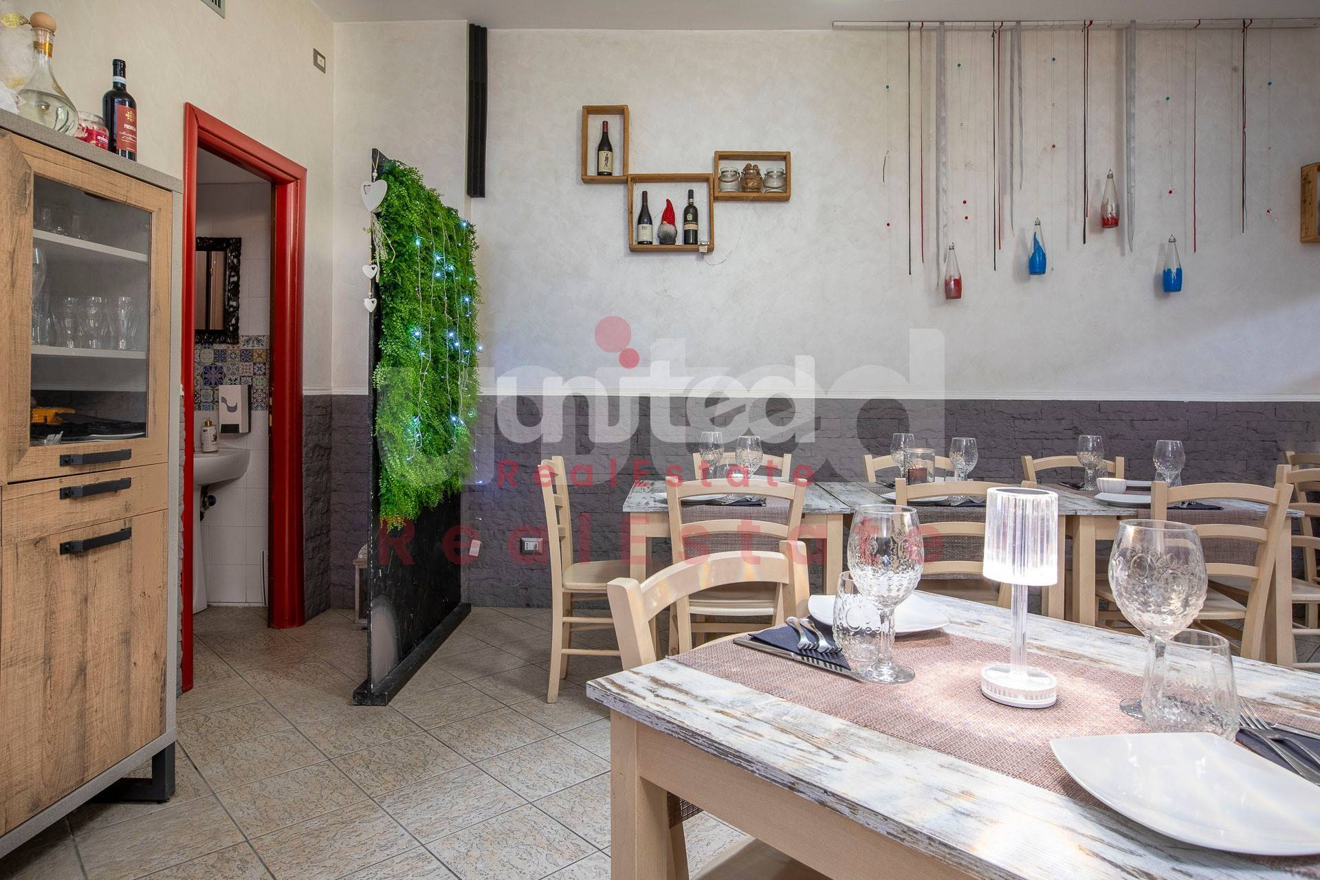 Attivit commerciale in vendita a Roma, Infernetto