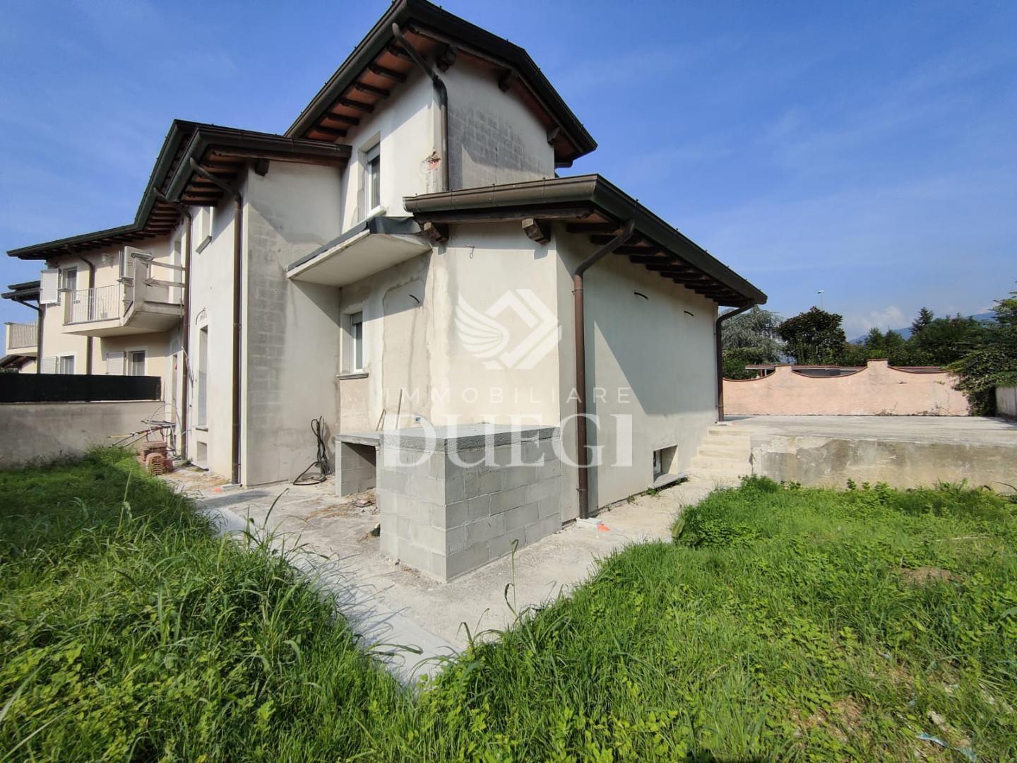 Villa Bifamiliare con giardino, Camaiore capezzano pianore