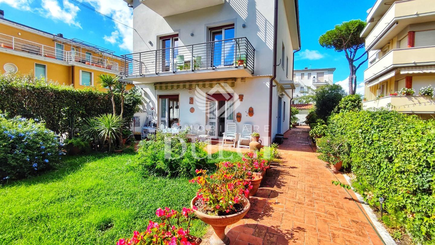 Appartamento con giardino, Viareggio citt giardino