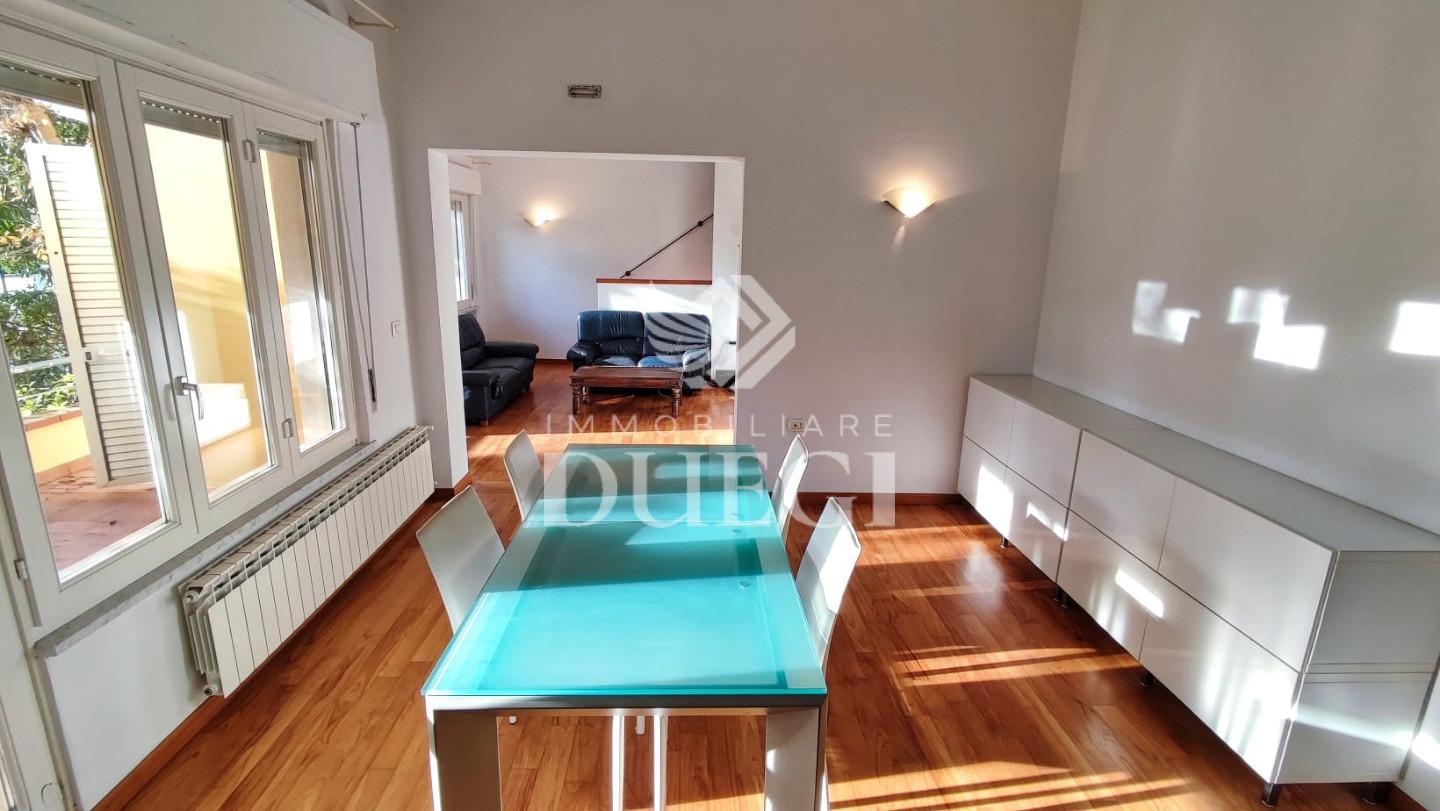 Villa Trifamiliari con giardino, Camaiore lido di