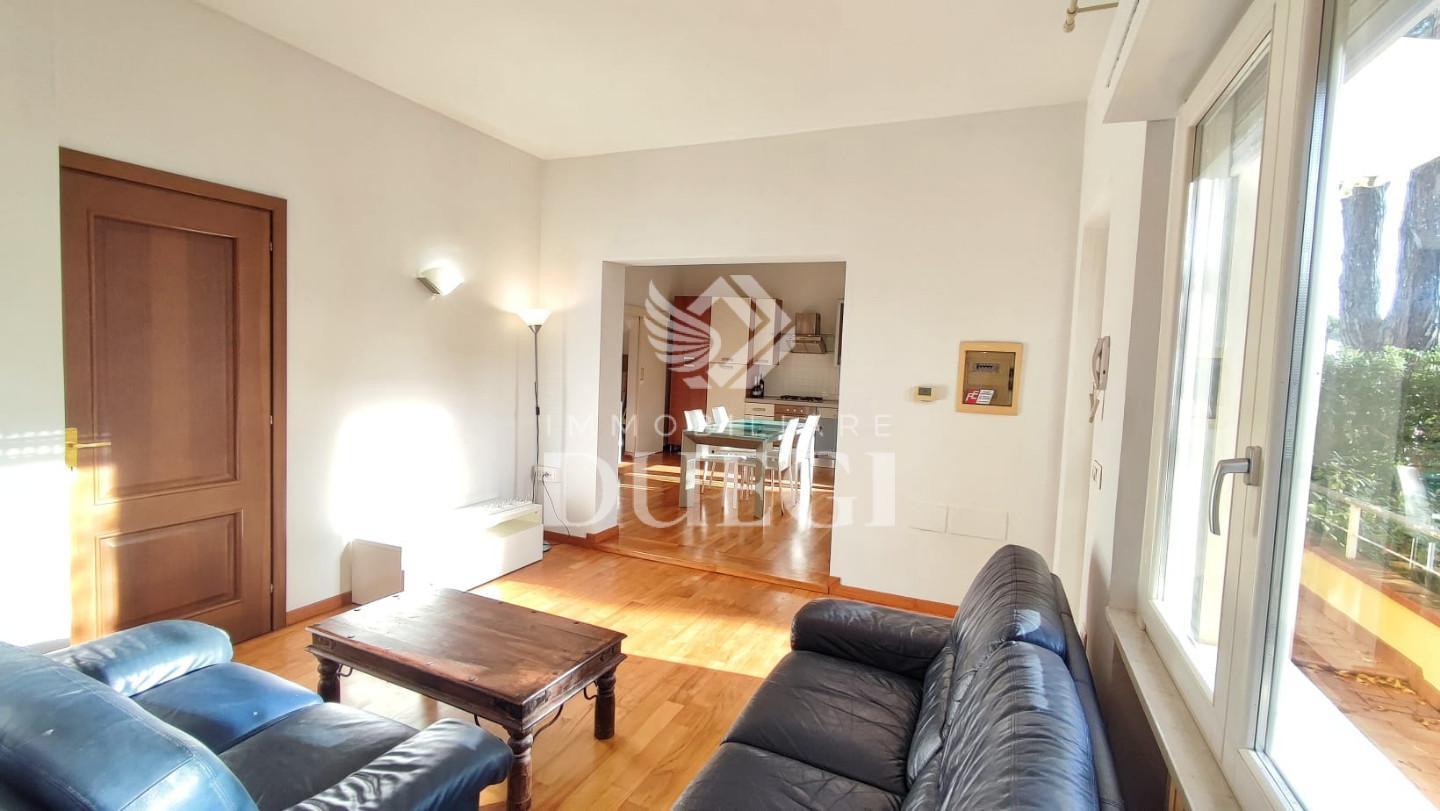 Villa Trifamiliari con giardino, Camaiore lido di