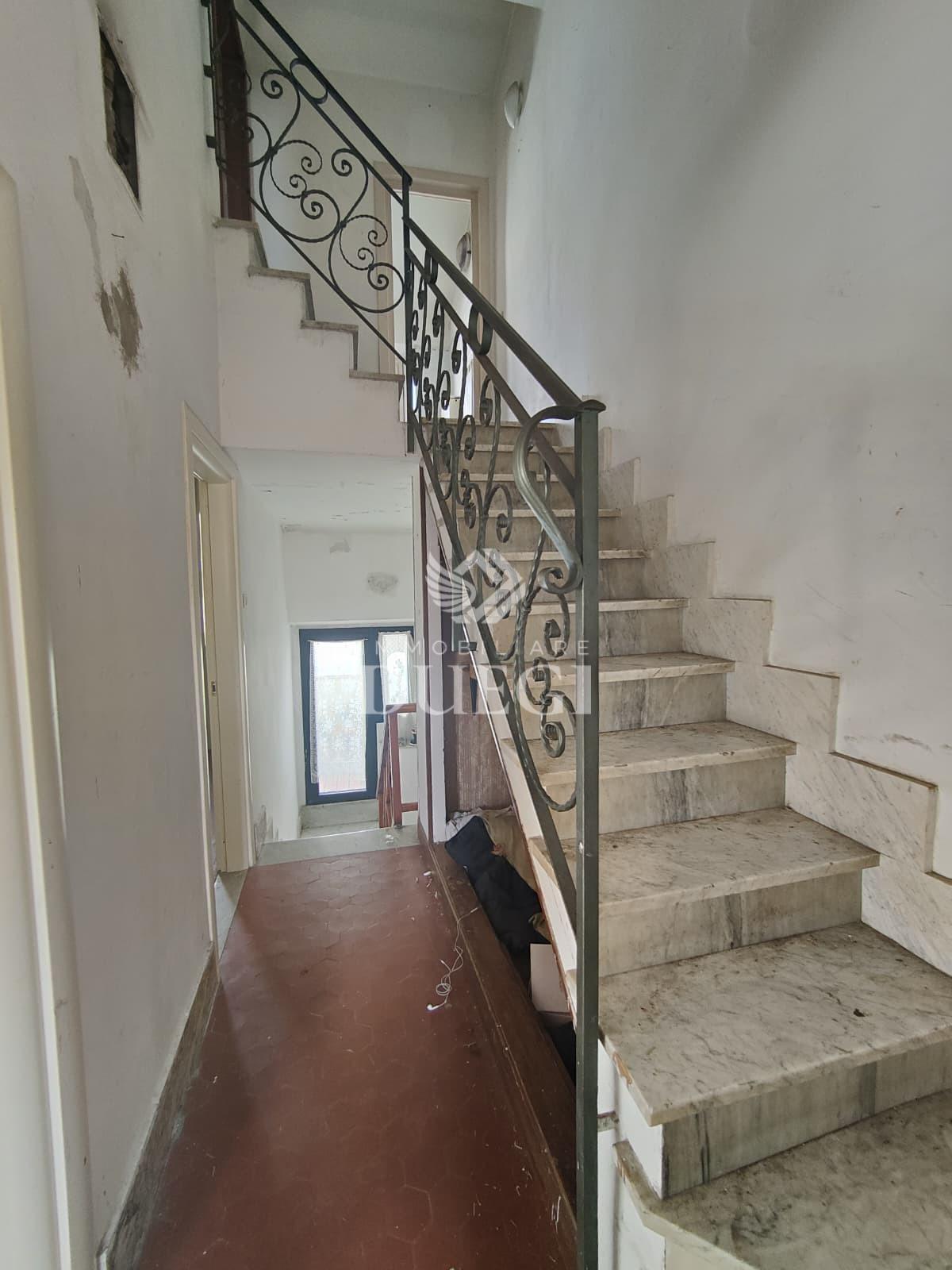 Casa indipendente da ristrutturare, Viareggio centro mercato