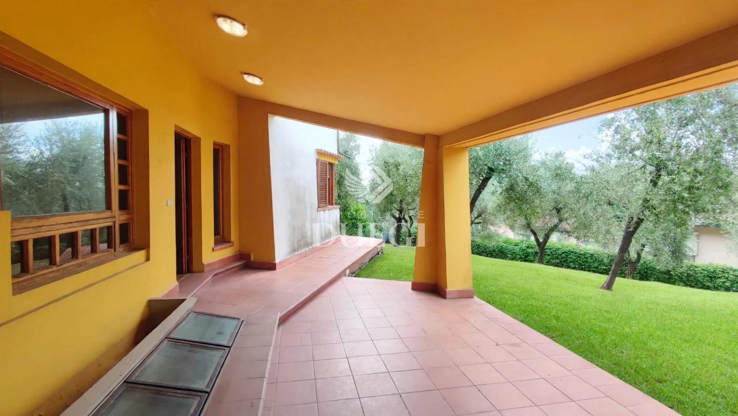 Villa con giardino a Montecarlo