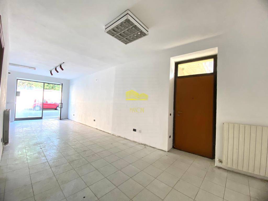 Negozio in vendita a Trezzo sull'Adda