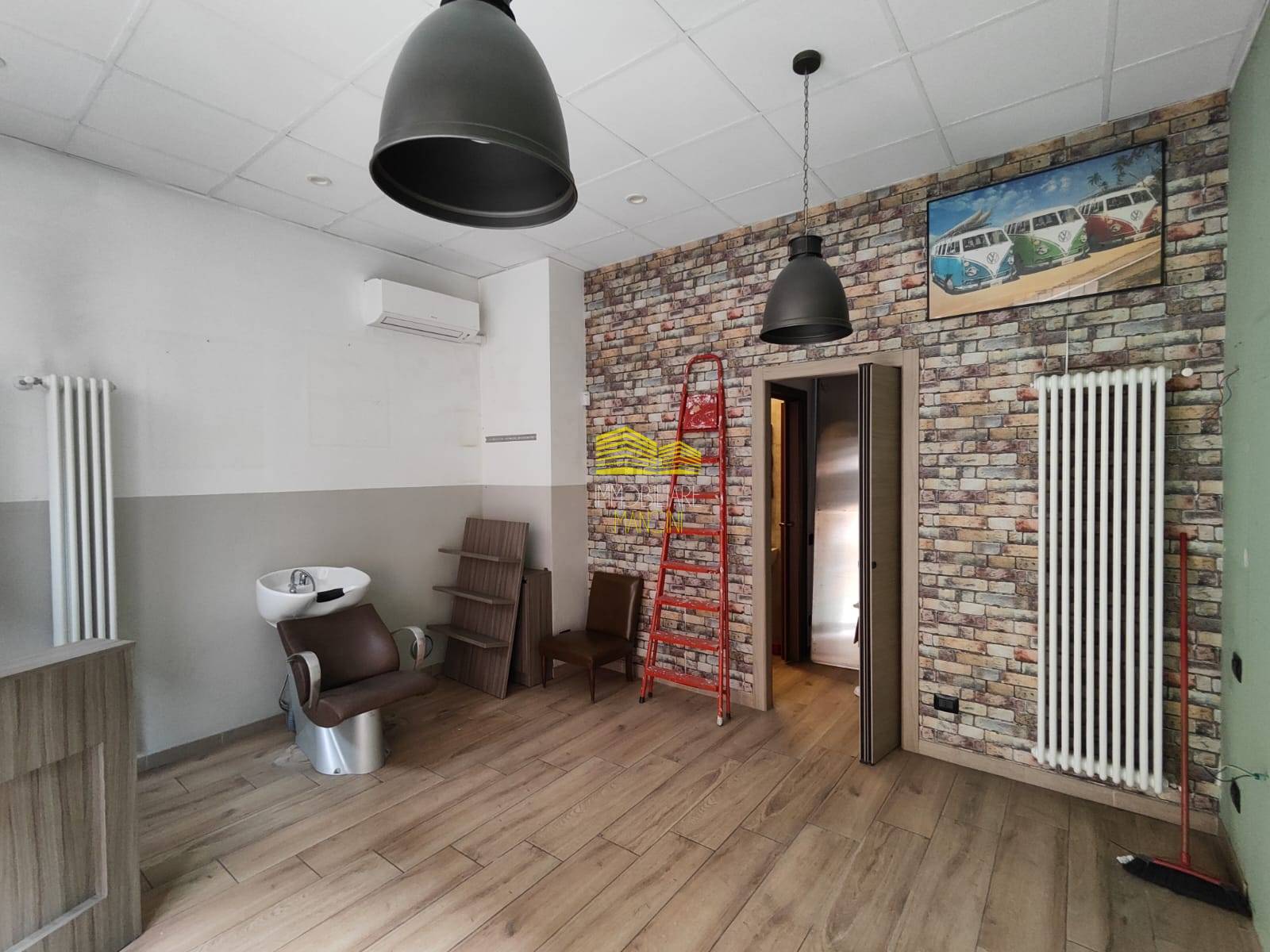 Negozio in affitto a Busnago