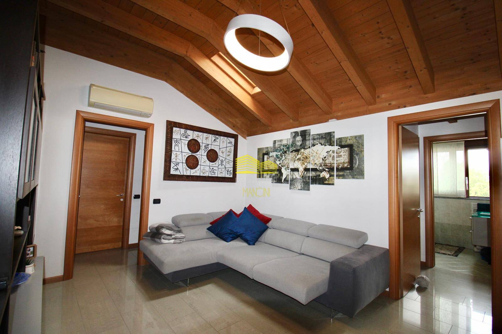 Trilocale in vendita a Cornate d'Adda, Colnago