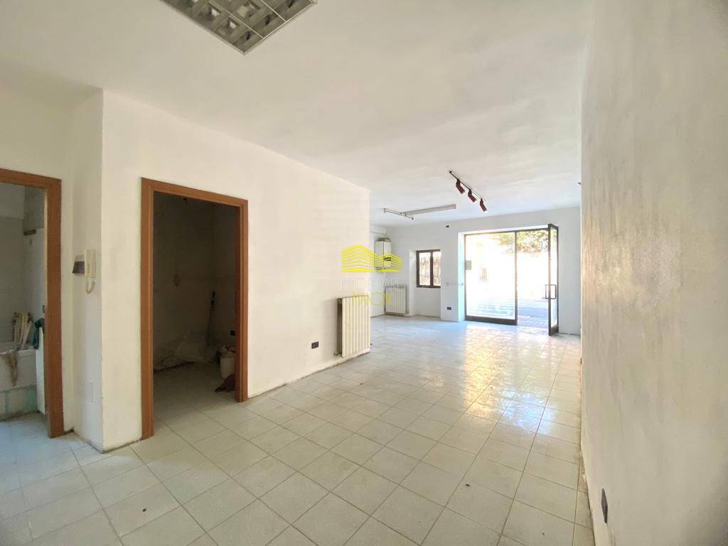 Negozio in vendita a Trezzo sull'Adda